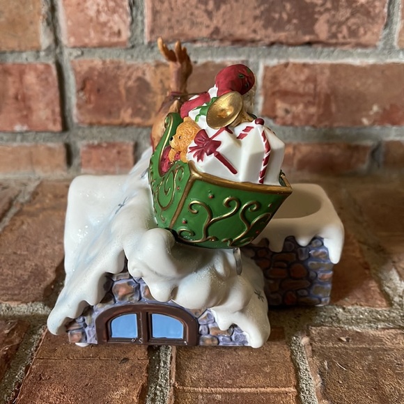 PartyLite Up On The Rooftop Santa Reindeer Tealight Holder - Picture 7 of 7